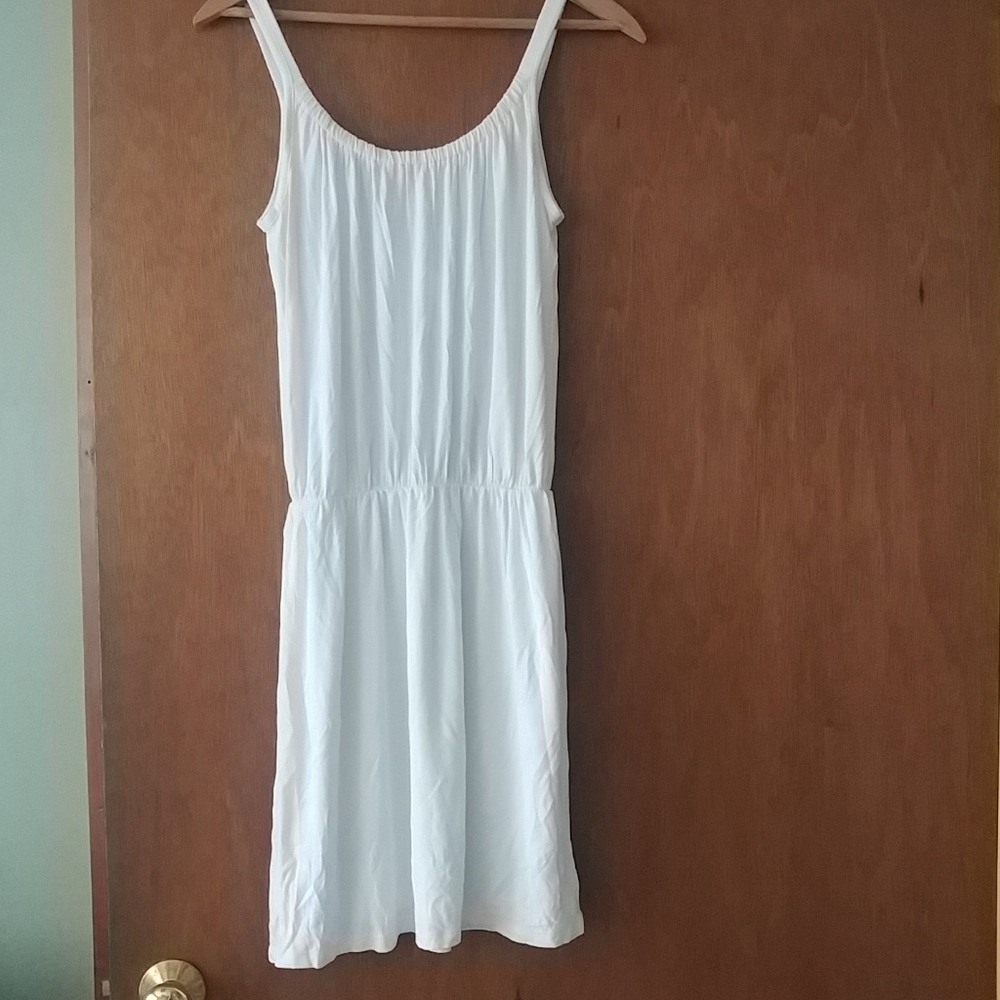 Sleeveless dress